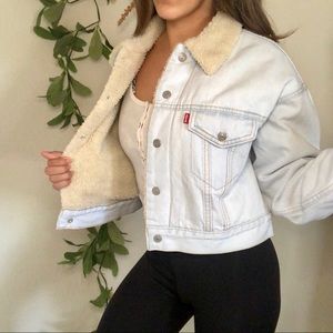 NWT Levi’s Denim Cropped Sherpa Trucker Jacket